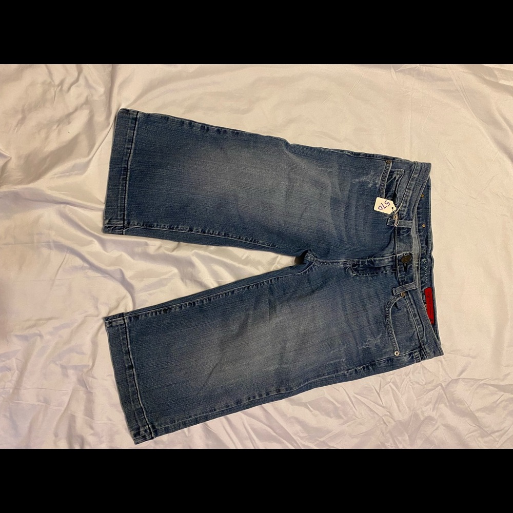 EUC Vigoss Jeans denim capri jeans. Size 9.